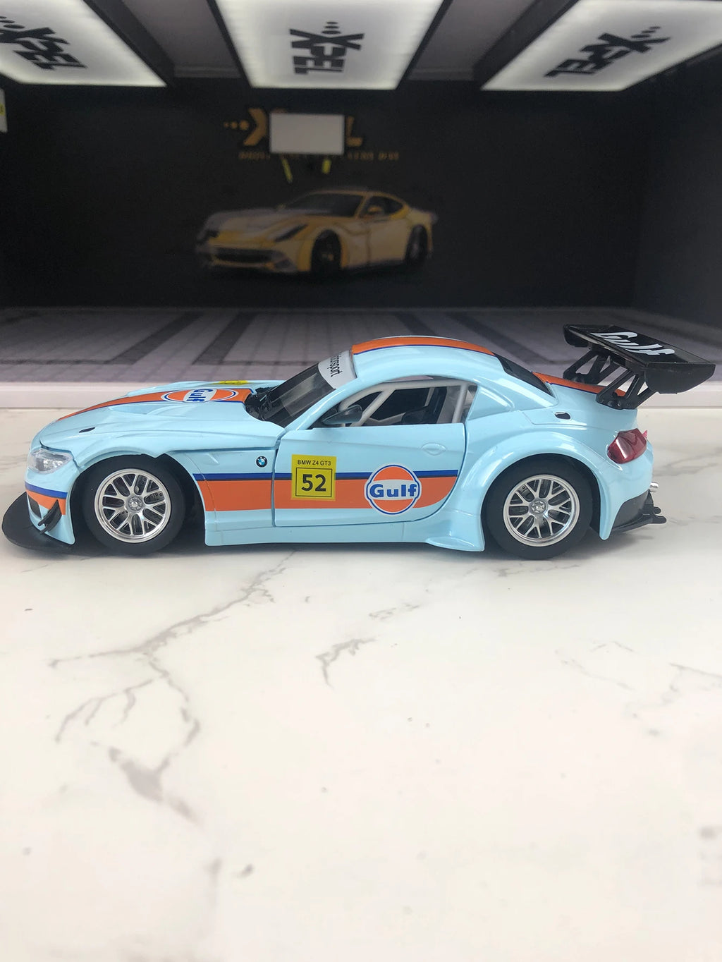 CCA 1:24 simulation zinc alloy BMW Z4 GT3 Gulf model car, static ornament, metal collectible gift car