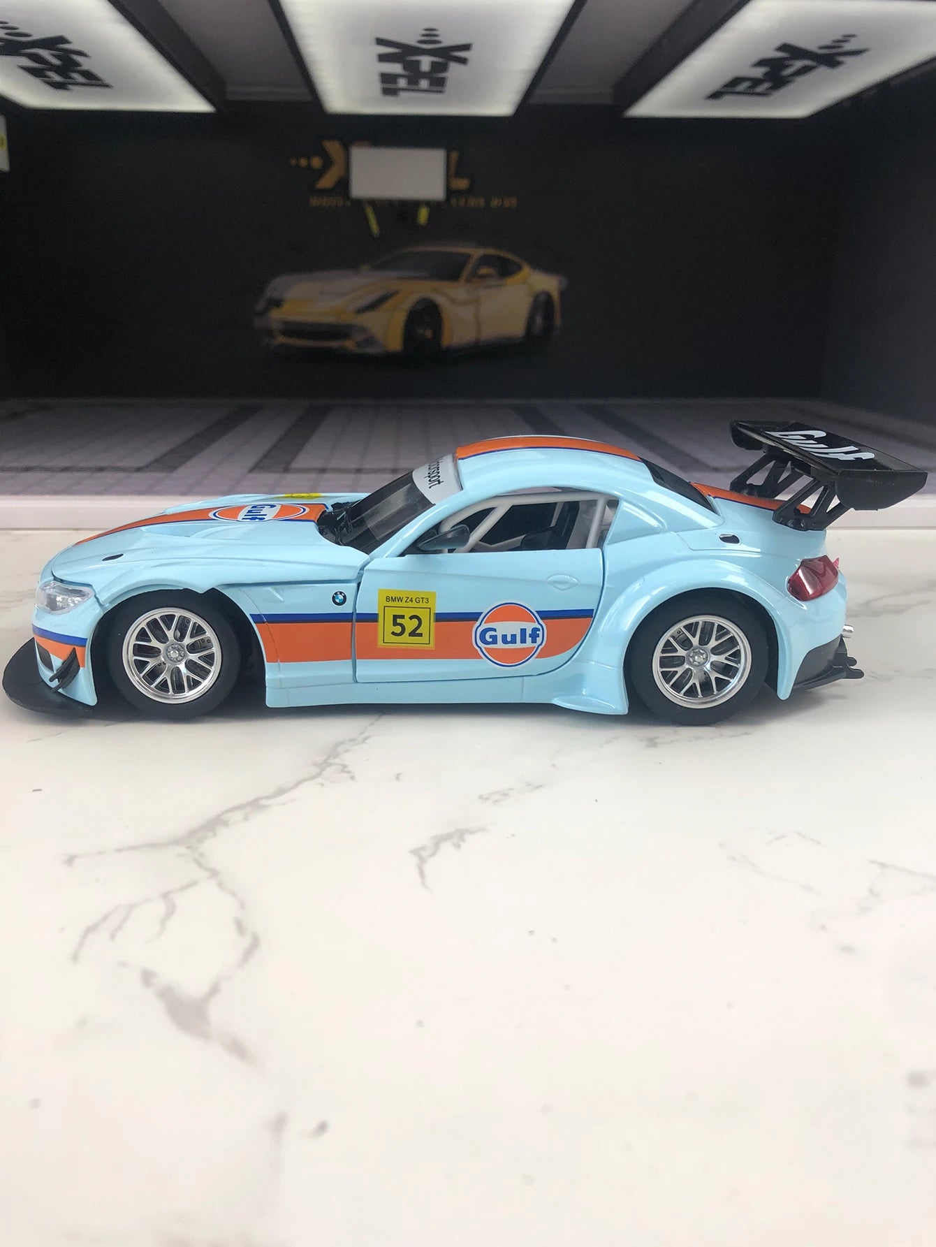 CCA 1:24 simulation zinc alloy BMW Z4 GT3 Gulf model car, static ornament, metal collectible gift car