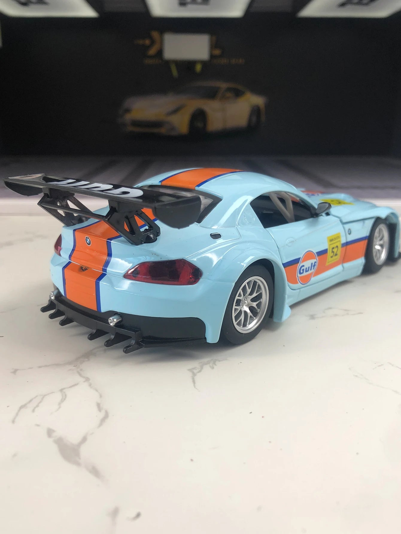 CCA 1:24 simulation zinc alloy BMW Z4 GT3 Gulf model car, static ornament, metal collectible gift car