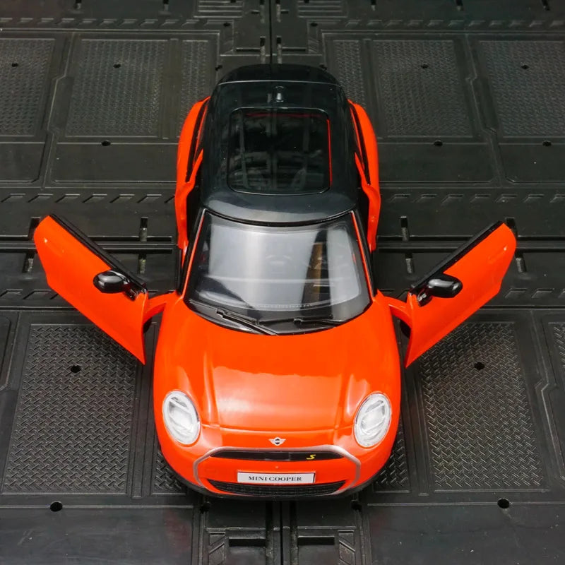 1:28 Simulation BMW Mini New Energy Alloy Car Model Door Can Open Sound and Light Power Car Ornament Collection Gift