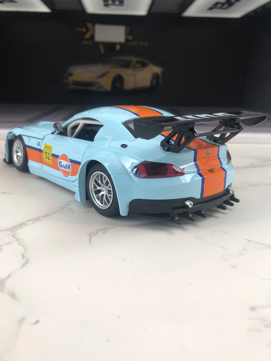 CCA 1:24 simulation zinc alloy BMW Z4 GT3 Gulf model car, static ornament, metal collectible gift car
